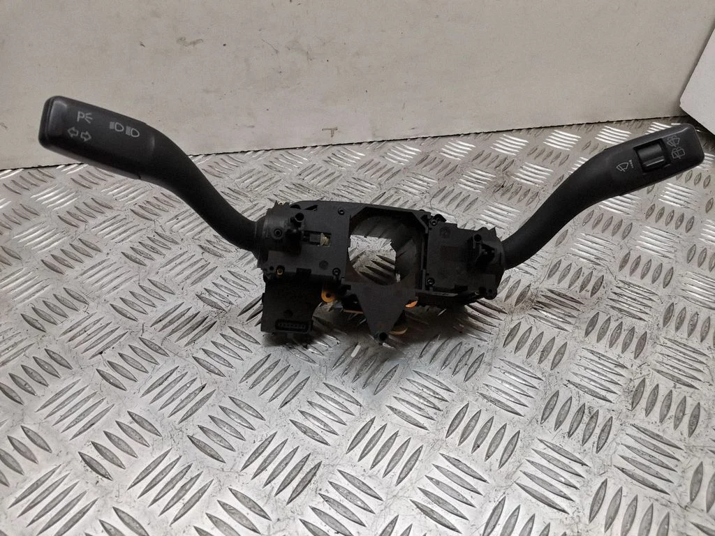 Wiper turn signal indicator stalk/switch 8E0953549F