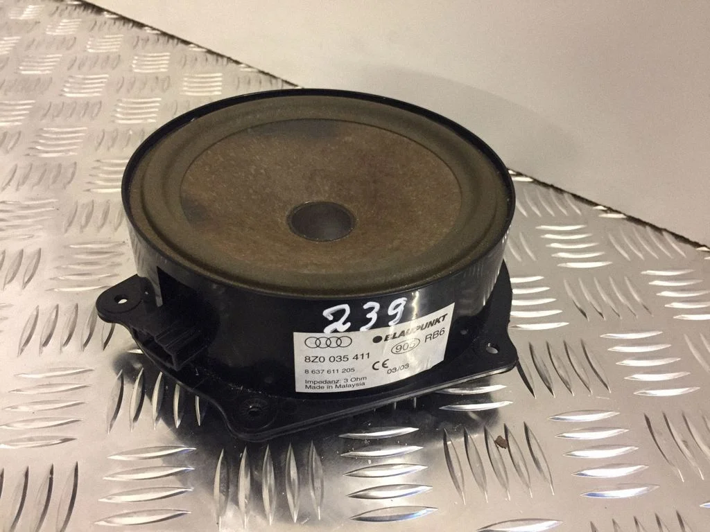 Front door speaker 8Z0035411
