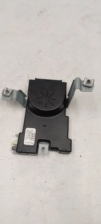 Aerial antenna amplifier – Audi A3 S3 8P (2003-2012)