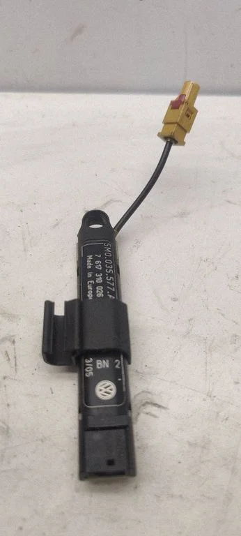 Wzmacniacz antenowy 5M0035577A
