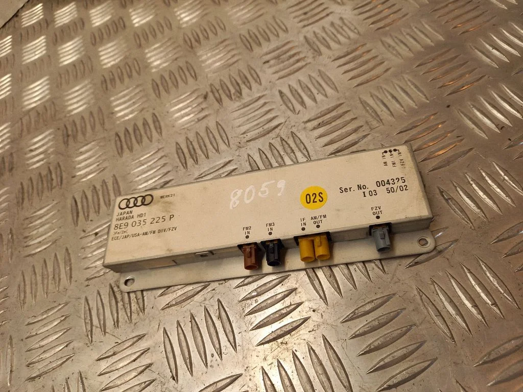 Aerial antenna amplifier 8E9035225P