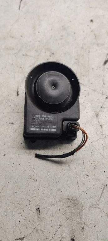Alarm system siren 1k0951605C
