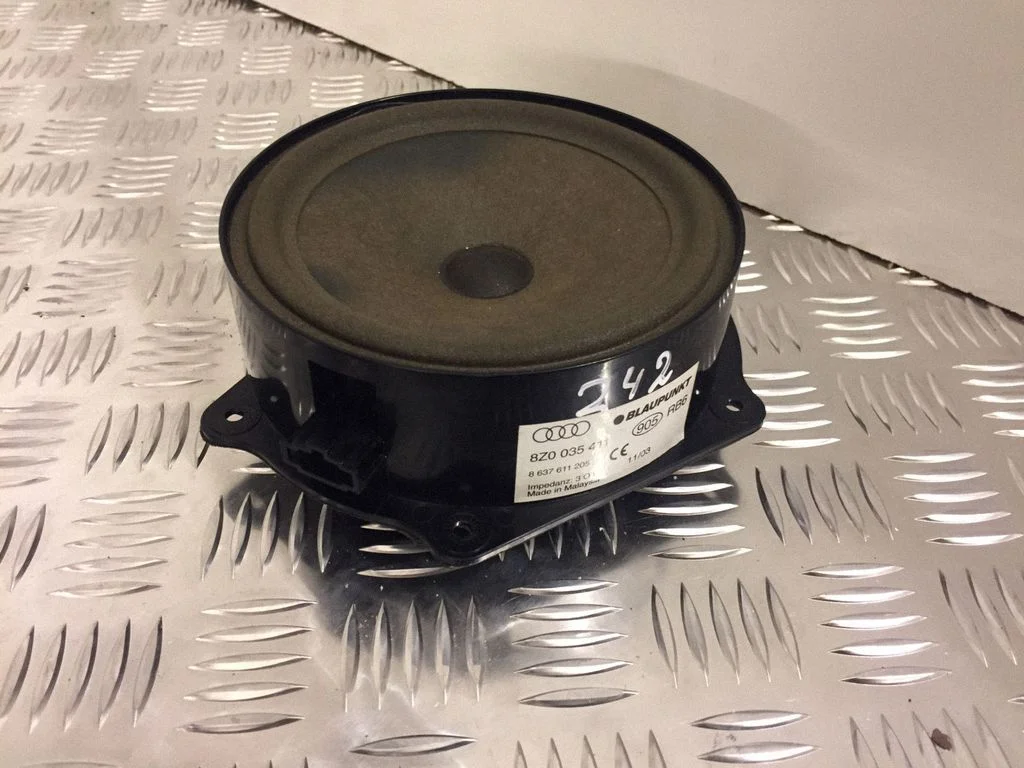 Front door speaker 8Z0035411