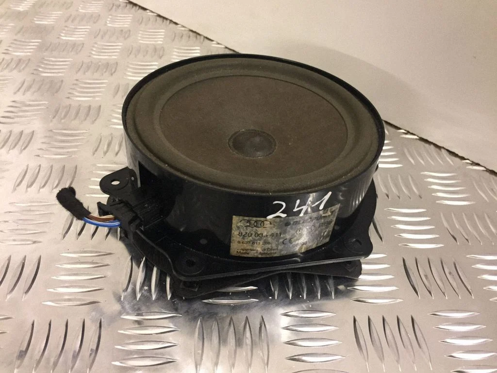 Front door speaker 8Z0035411