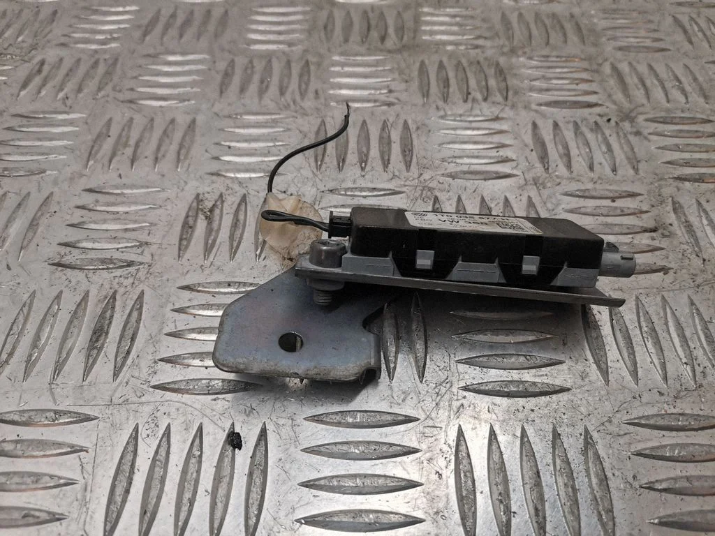 Antenas pastiprinātājs 1T0035577H