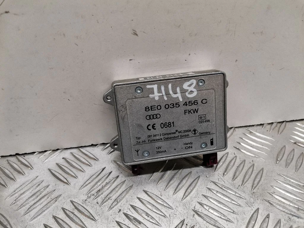 Wzmacniacz antenowy 8E0035456C