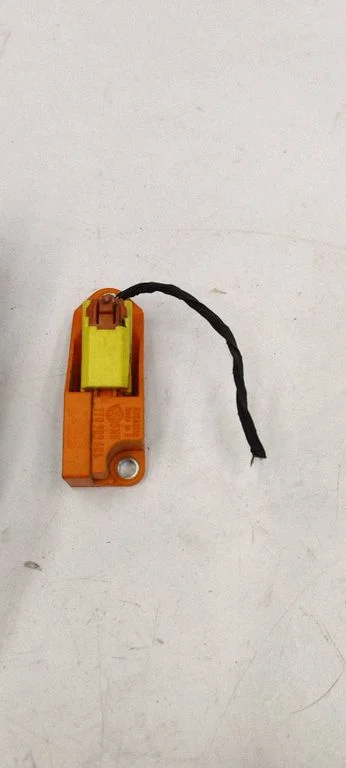 Drošības spilvenu trieciena sensors 1T0909606