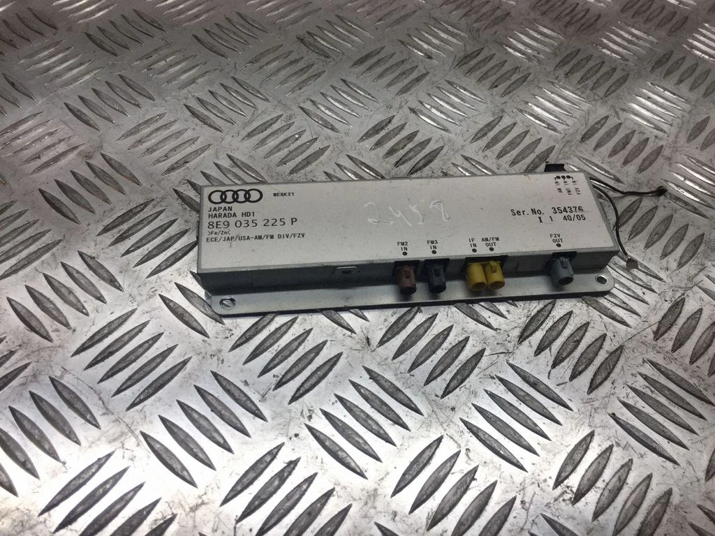 Aerial antenna amplifier 8E9035225P