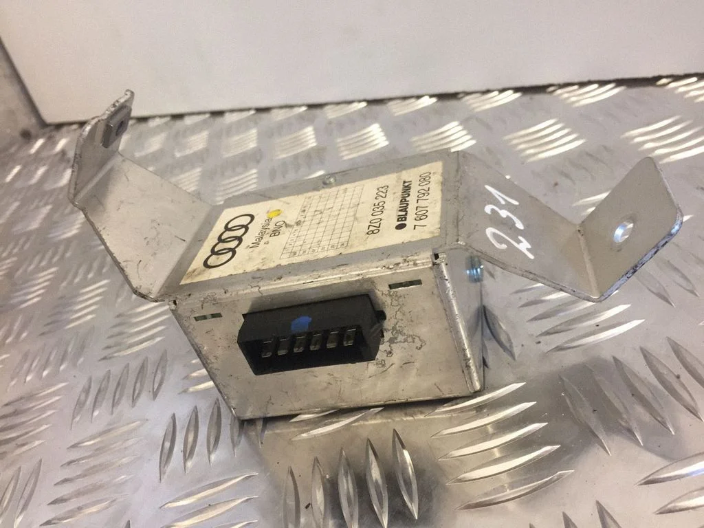 Sound amplifier 8Z0035223