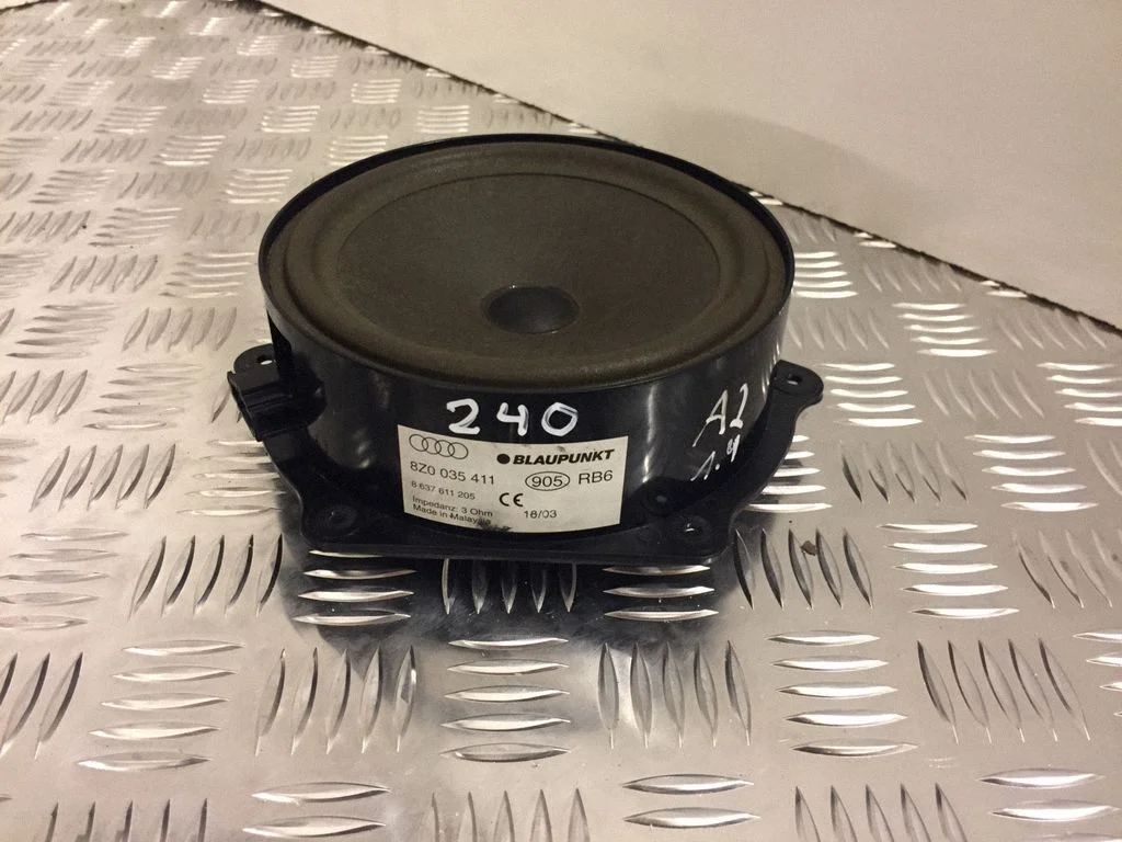 Front door speaker 8Z0035411