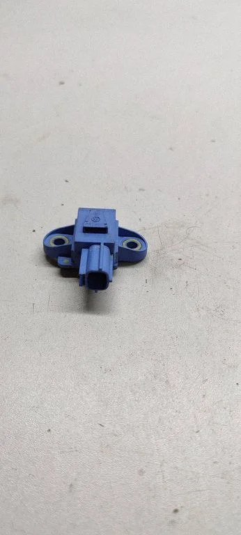 Airbag deployment crash/impact sensor 1k0955557A