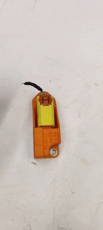 Drošības spilvenu trieciena sensors 1T0909606