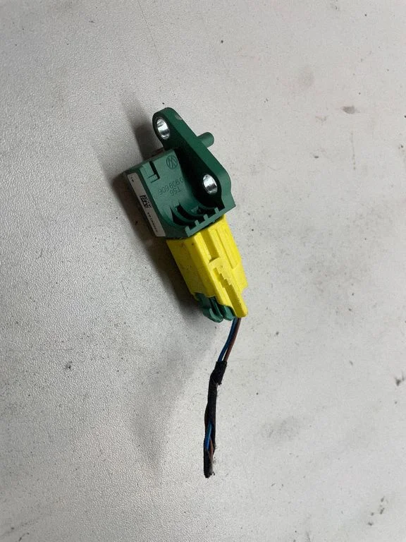 Drošības spilvenu trieciena sensors 3C0909606