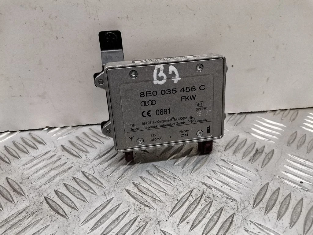 Antenni võimendi 8E0035456C