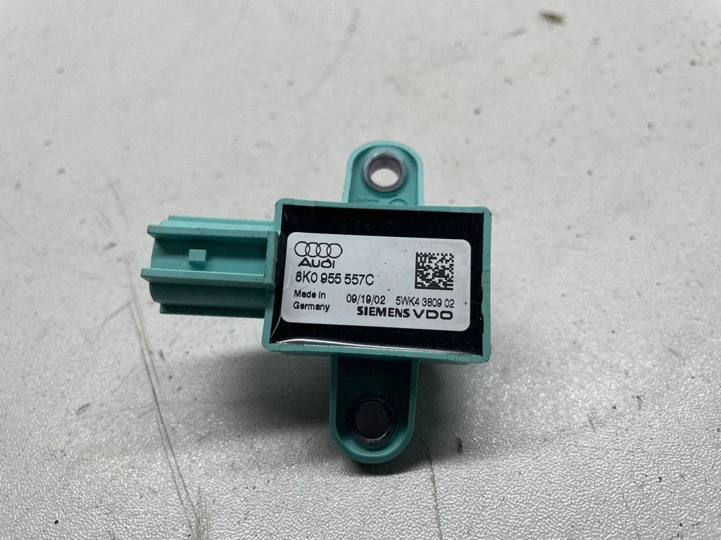 Drošības spilvenu trieciena sensors 8K0955557C