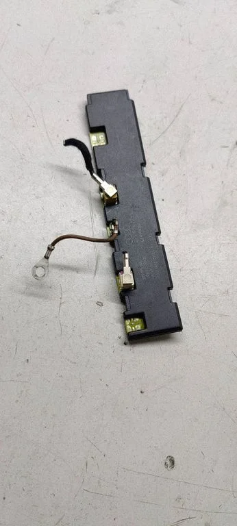 Antenas pastiprinātājs 4f5035225L