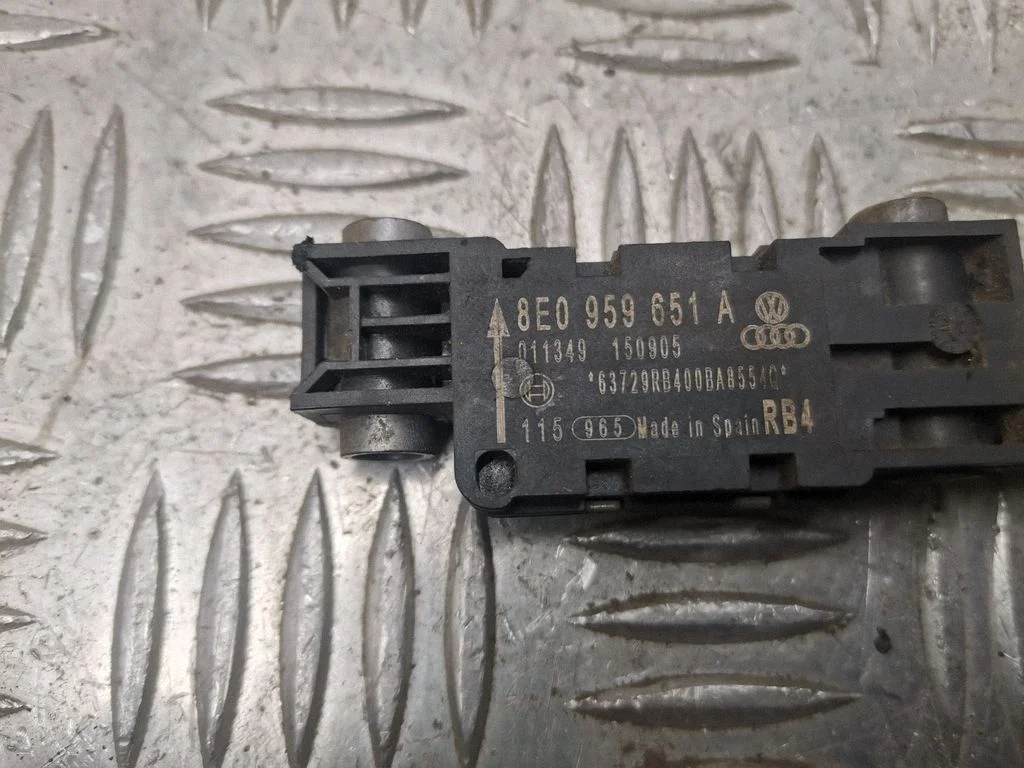 Turvapadja löögiandur 8E0959651A