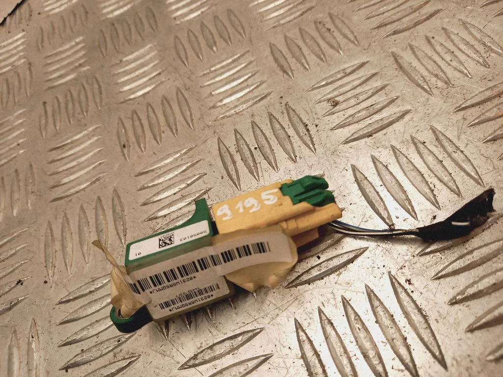 Drošības spilvenu trieciena sensors 3C0909606
