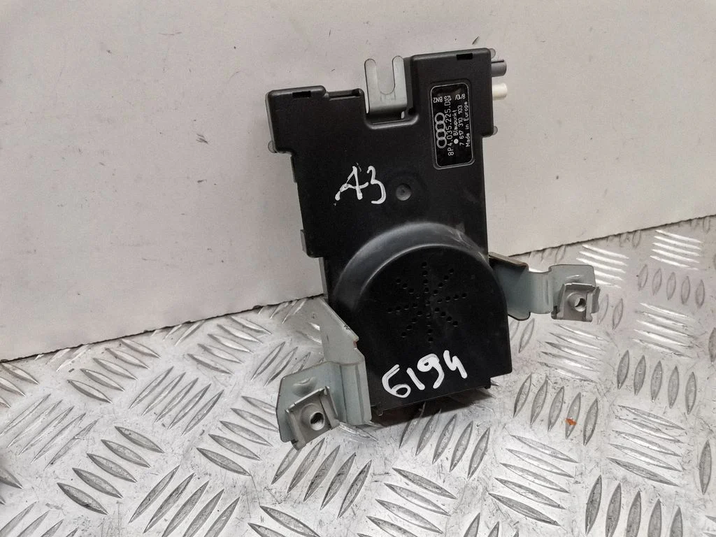 Aerial antenna amplifier 8P4035225D