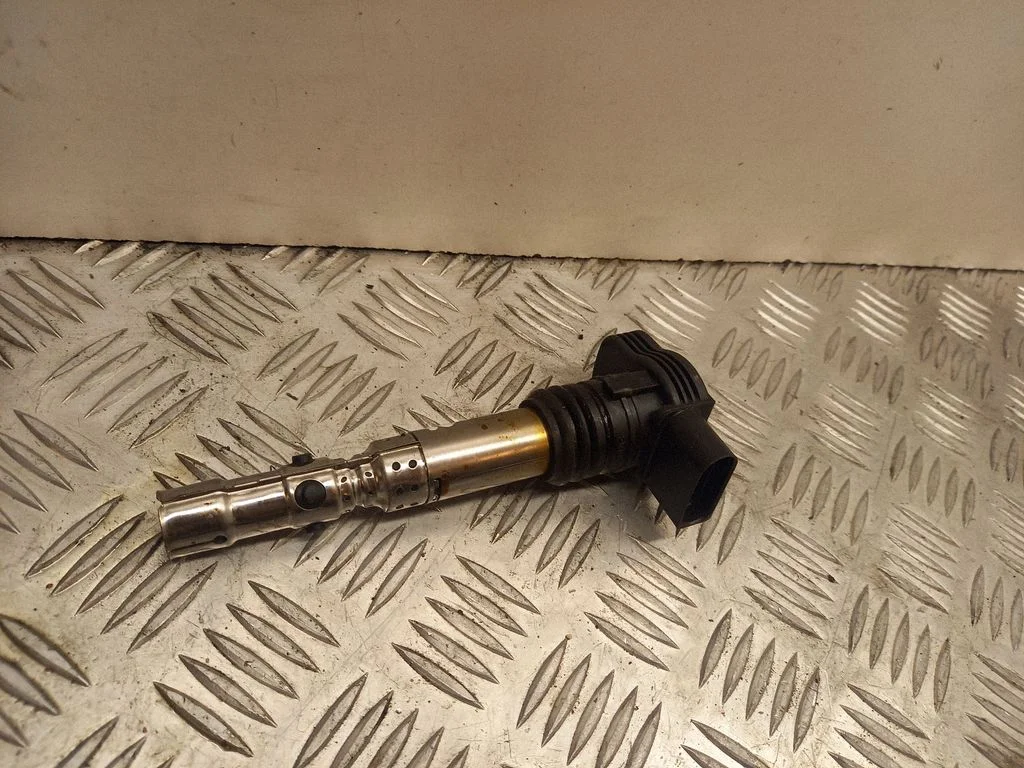 High voltage ignition coil 06A905115D
