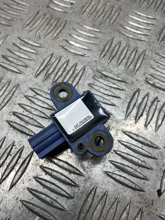 Airbag deployment crash/impact sensor 1K0955557A