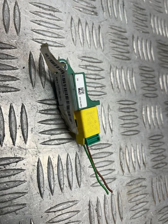 Drošības spilvenu trieciena sensors 3C0909606