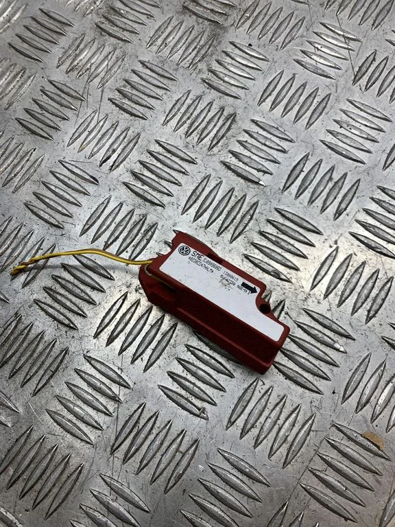 Drošības spilvenu trieciena sensors 1J0909606D
