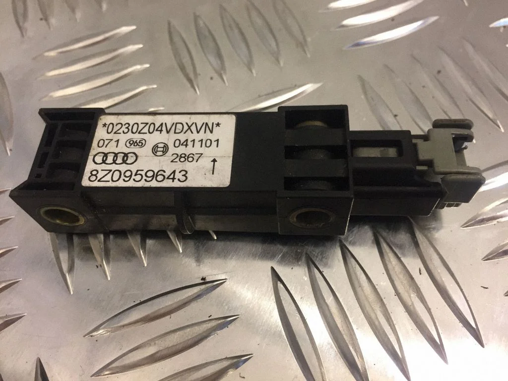 Airbag deployment crash/impact sensor 8Z0959643