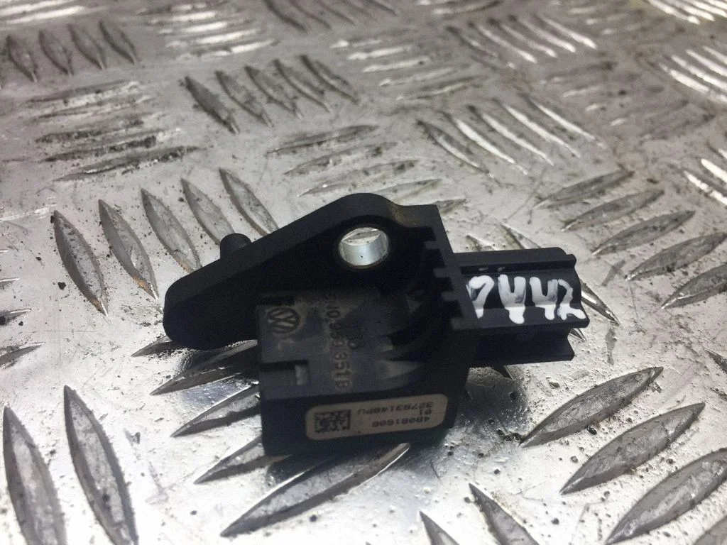 Drošības spilvenu trieciena sensors 5N0959351B