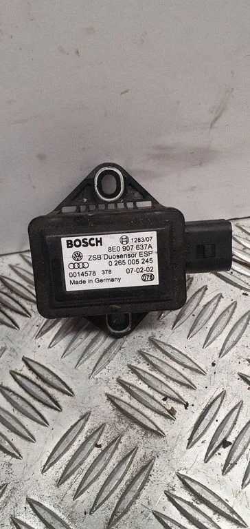 ESP (stabilitātes sistēmas) sensors (paātrinājuma sensors) 8E0907637A