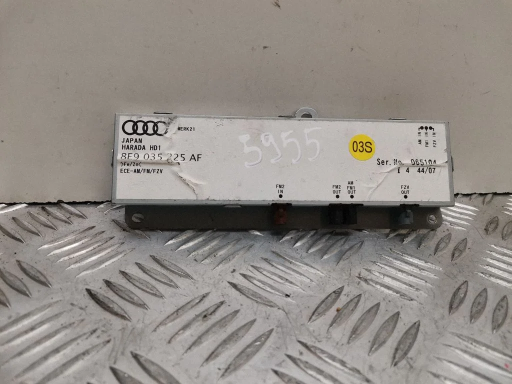 Aerial antenna amplifier 8E9035225AF