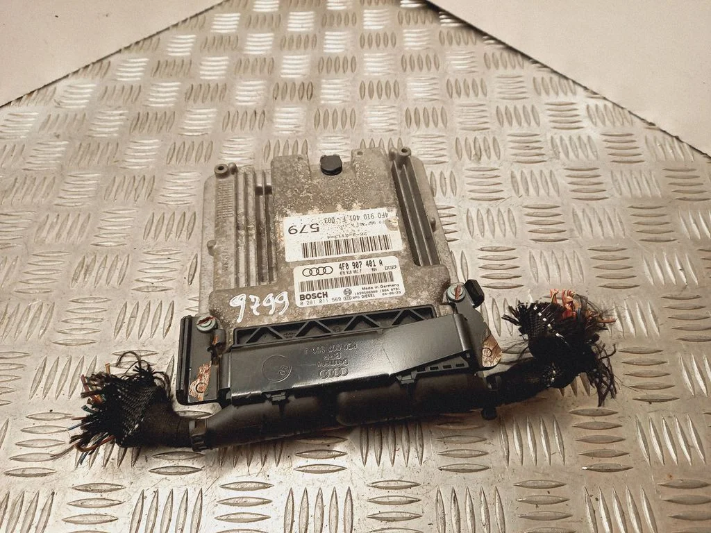 Variklio valdymo blokas