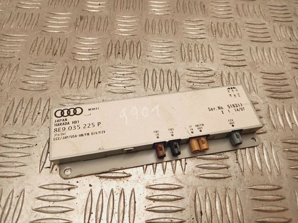 Aerial antenna amplifier 8E9035225P