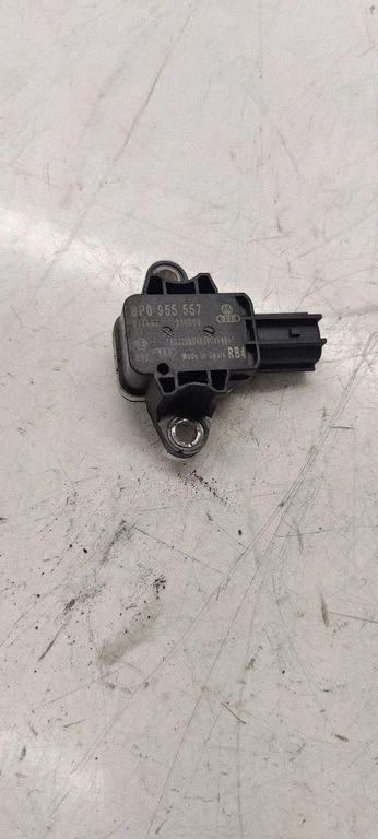 Drošības spilvenu trieciena sensors 8P0955557