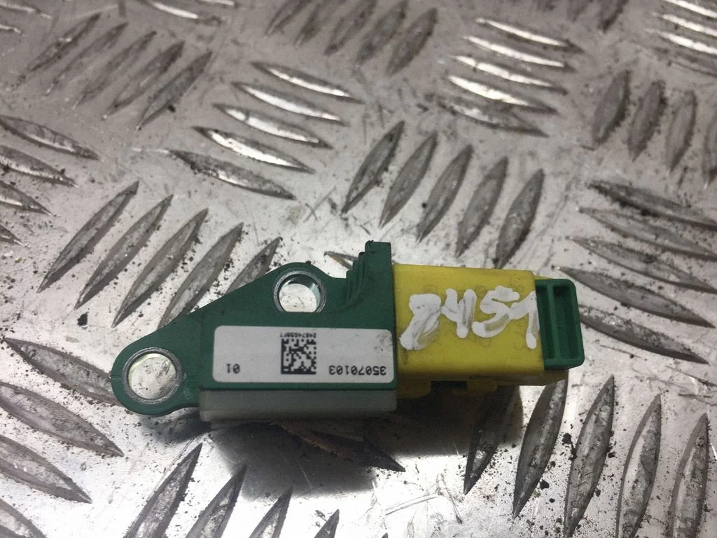 Drošības spilvenu trieciena sensors 3C0909606