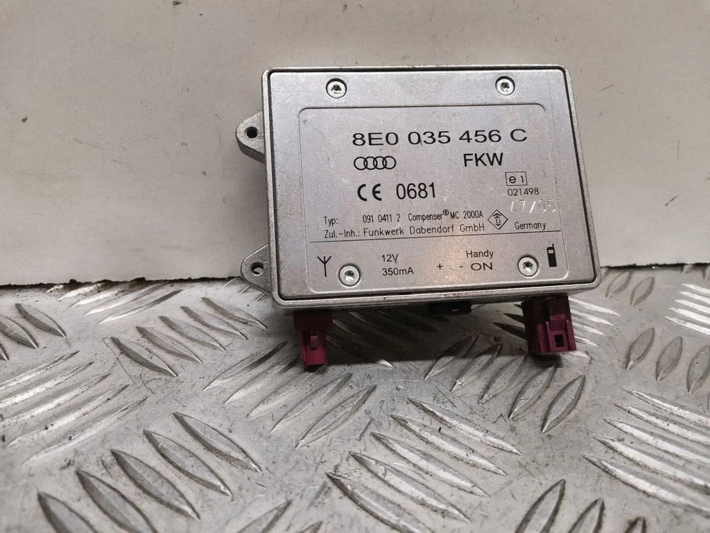 Wzmacniacz antenowy 8E0035456C