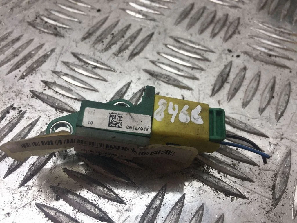 Drošības spilvenu trieciena sensors 3C0909606