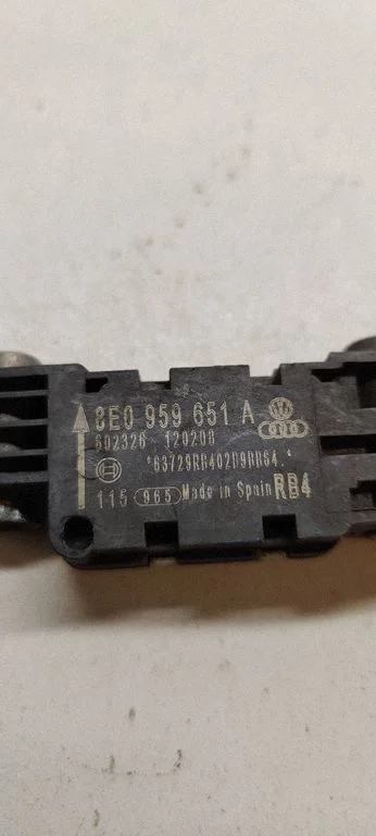 Turvapadja löögiandur 8E0959651A