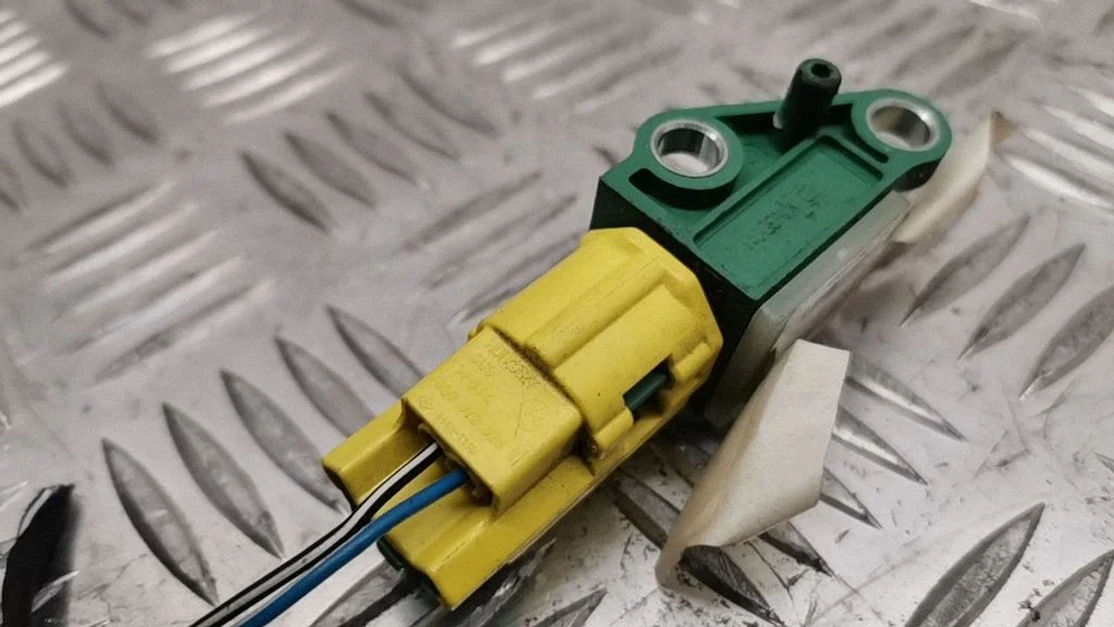 Airbag deployment crash/impact sensor 6Q0972623S