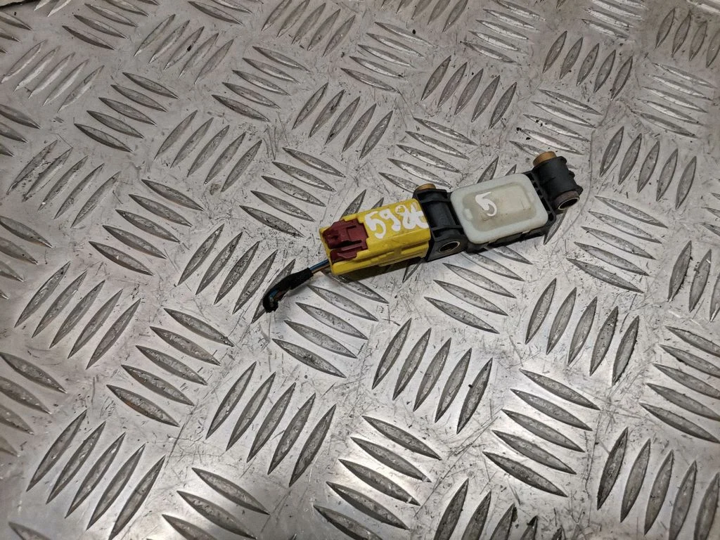 Turvapadja löögiandur 8E0959643B