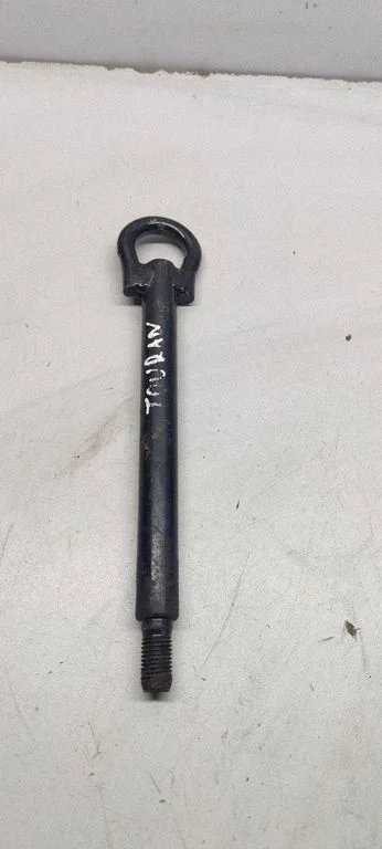 Towing hook eye – Volkswagen Touran I (2003-2010)