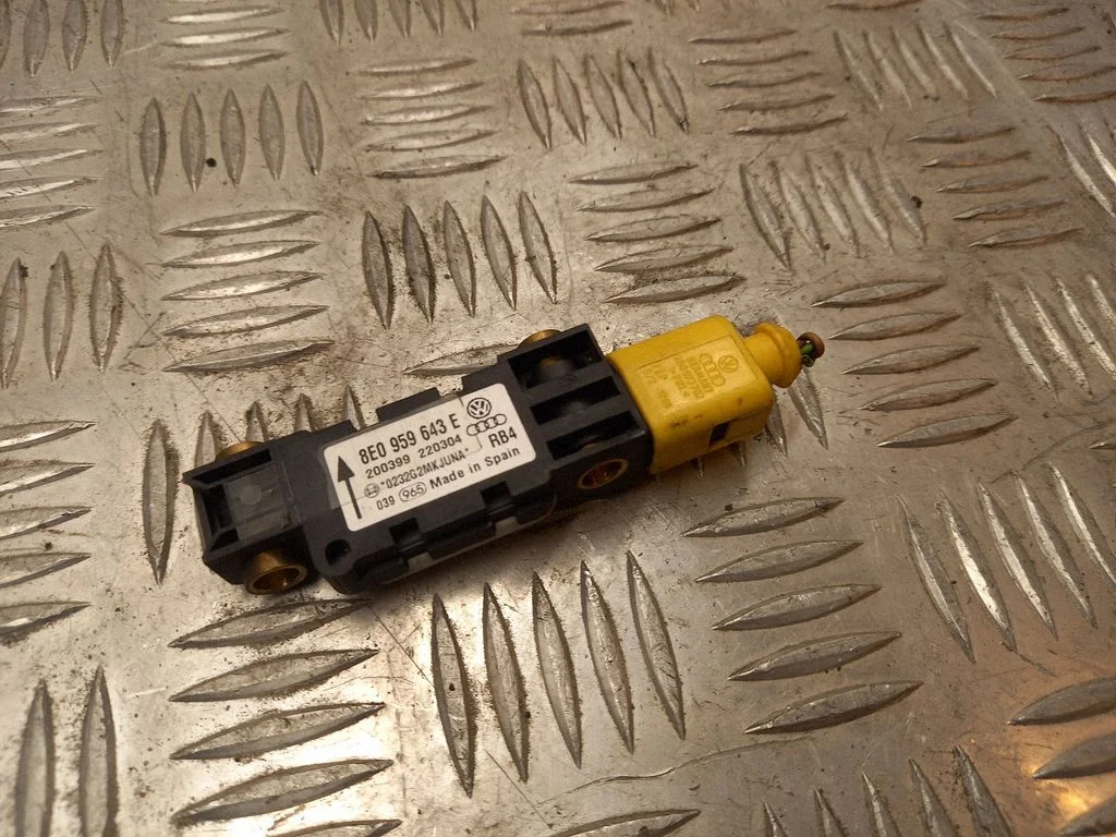 Airbag deployment crash/impact sensor 8E0959643E