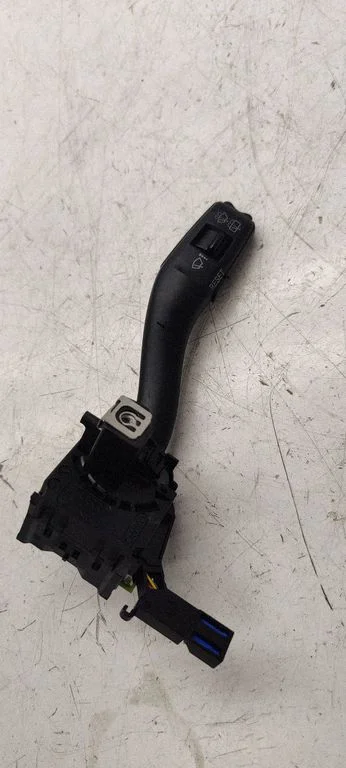 Wiper control stalk – Audi A3 S3 8P (2003-2012)