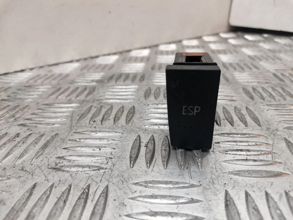 ESP (stabiilsussüsteemi) lüliti 3B0927134
