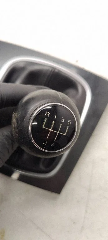 Osłona dźwigni zmiany biegów (mieszek, gałka) – Audi A3 S3 8P (2003-2012)