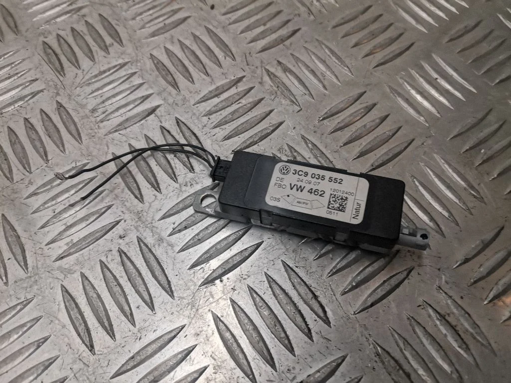 Antenas pastiprinātājs 3C9035552