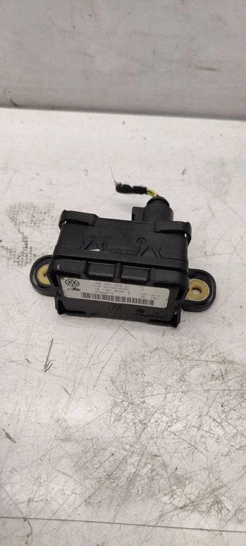 ESP (stabilitātes sistēmas) sensors (paātrinājuma sensors) – Audi A3 S3 8P (2003-2012)