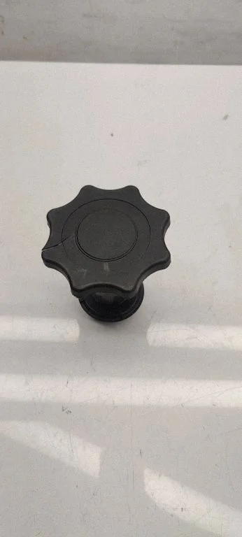 Spare wheel bolt 8e9803899