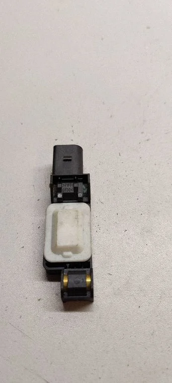 Turvapadja löögiandur 8E0959643D