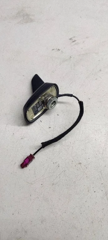 Aerial GPS antenna 8k9035503D